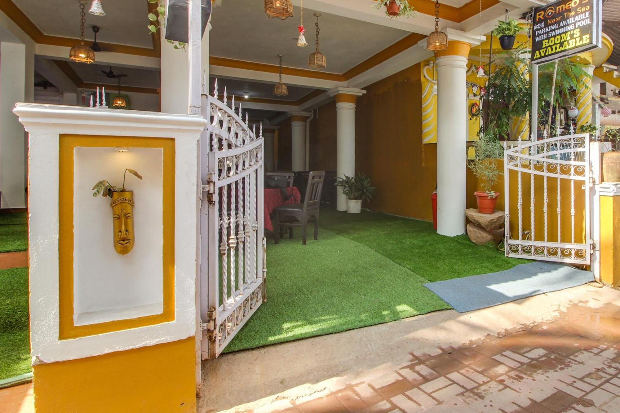 Collection O Romeos Place Baga Beach Calangute Exterior foto
