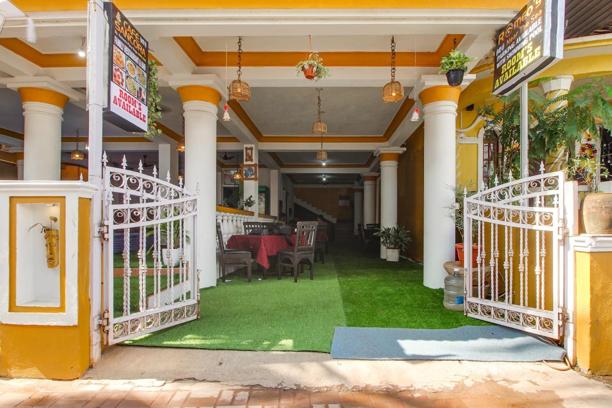 Collection O Romeos Place Baga Beach Calangute Exterior foto