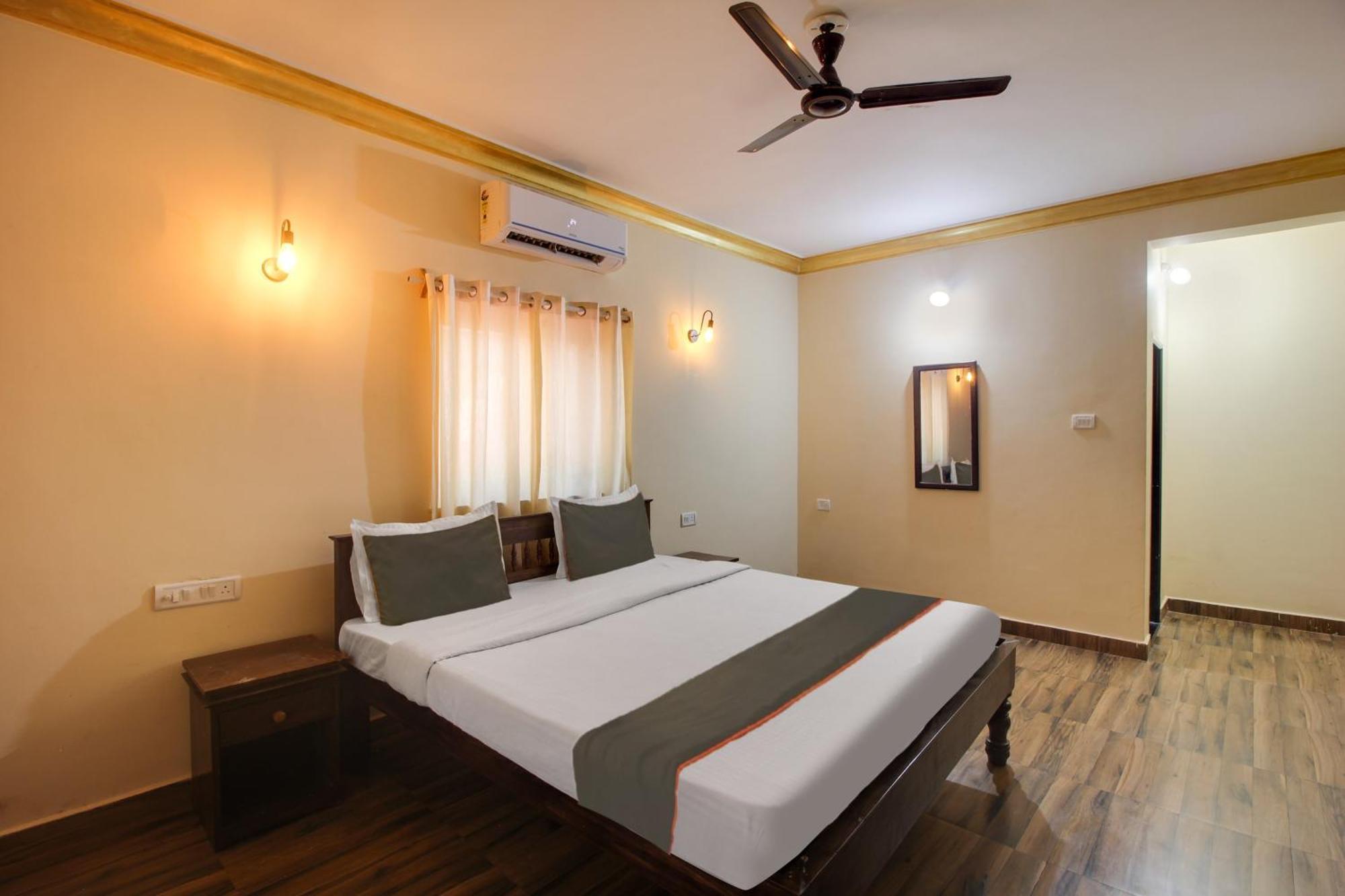 Collection O Romeos Place Baga Beach Calangute Exterior foto